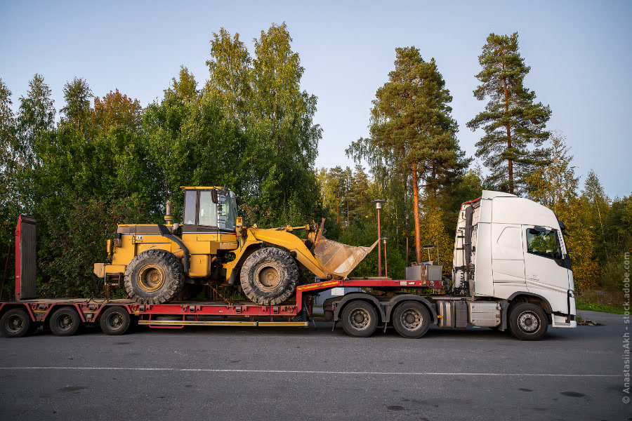 Transport maszyn koparka